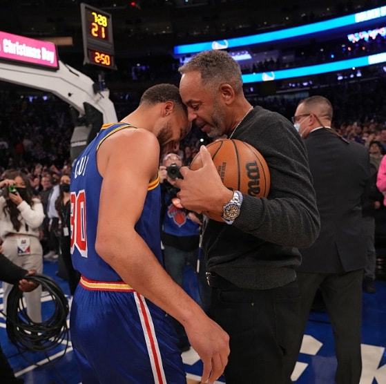 的3D侧翼 的3D侧翼